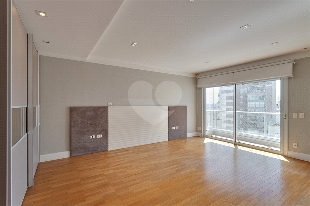 Apartamento à venda com 4 suítes em Campo Belo, São Paulo, SP