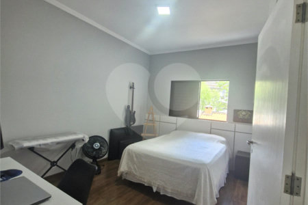 Casa à venda com 4 quartos, sendo 2 suítes, no condomínio Grape Village, Vinhedo - SP