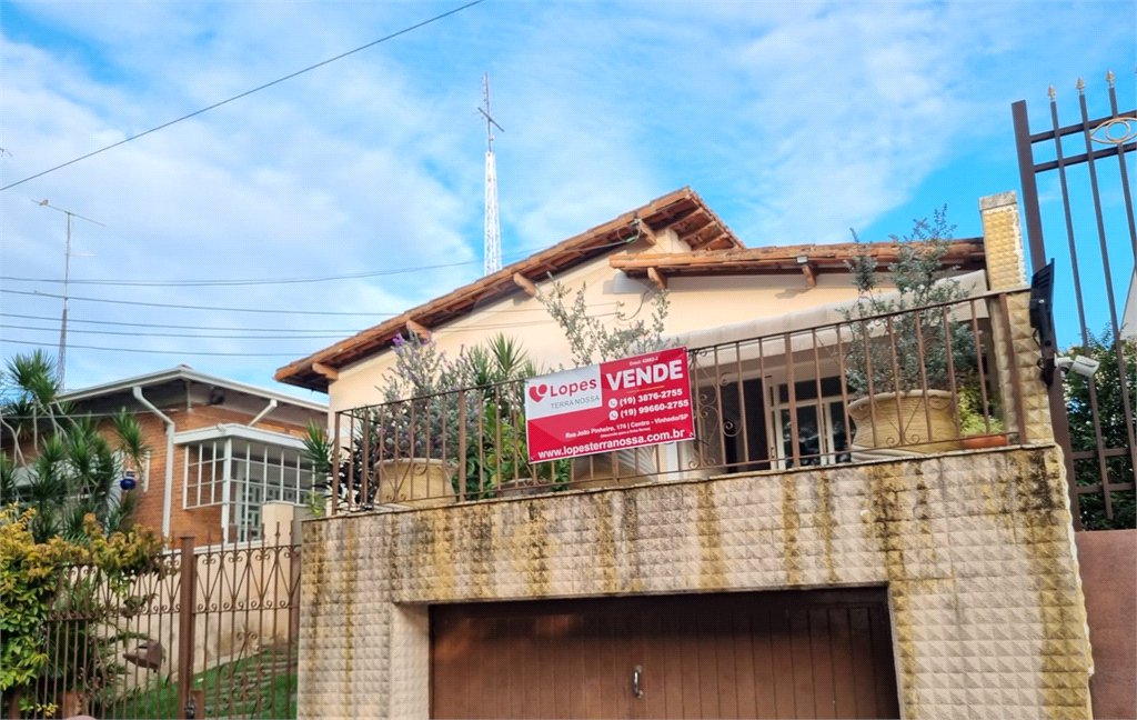 Casa à venda com 3 quartos no Centro, Vinhedo, SP