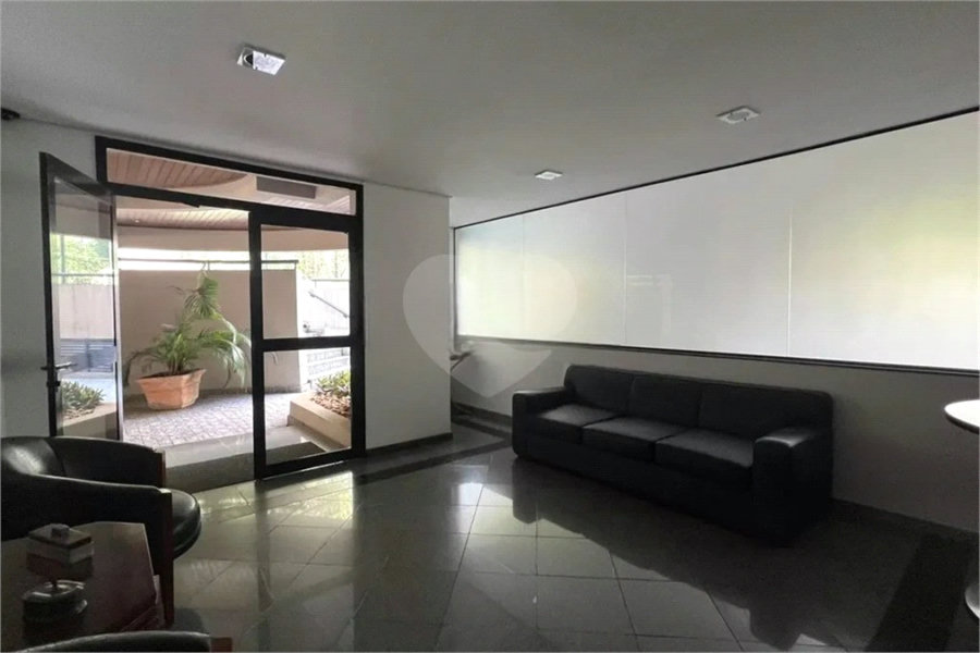Apartamento à venda com 3 quartos, sendo 1 suíte,  em Vila Madalena, São Paulo, SP