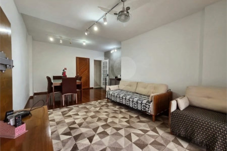 Apartamento à venda com 2 quartos, sendo 1 suíte,  em Laranjeiras, Rio de Janeiro, RJ