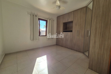 Casa à venda com 3 quartos, sendo 1 suíte, em Retiro das Fontes, Atibaia, SP