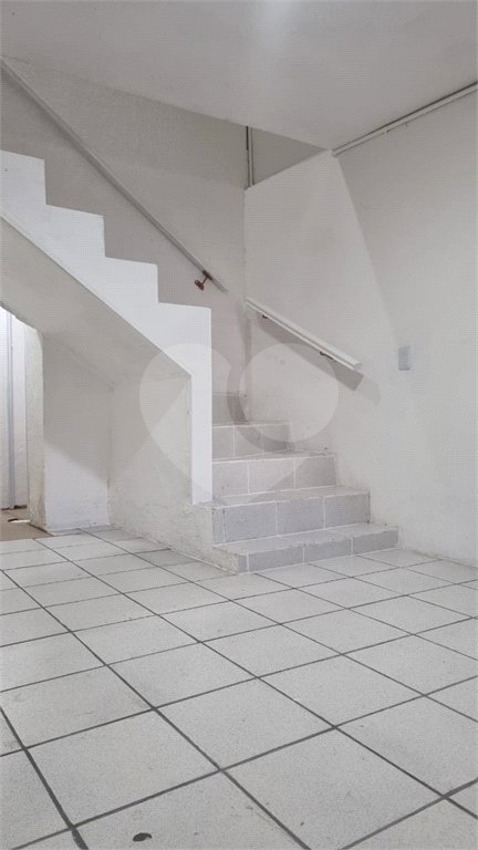 Sobrado à venda com 2 quartos em Vila Nivi, São Paulo, SP