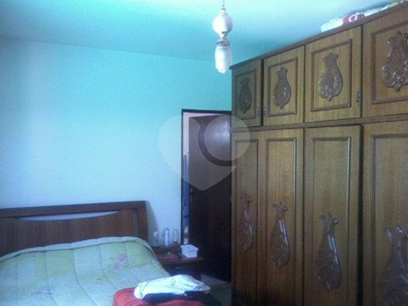 Sobrado à venda com 6 quartos, sendo 4 suítes, em Parque Edu Chaves, São Paulo, SP
