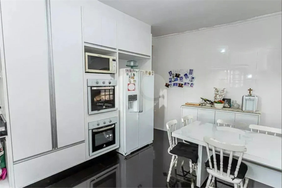 Sobrado à venda com 3 suítes em Vila Bonilha, São Paulo, SP