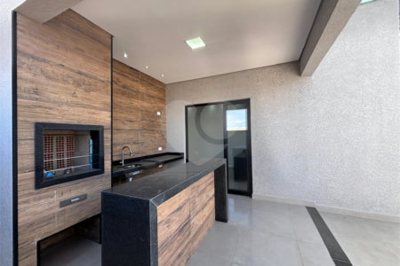 Casa à venda com 3 suítes no condomínio Helena Maria, Sorocaba - SP