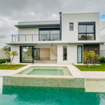 Casa à venda com 4 suítes no condomínio Villa dos Pinheiros, Indaiatuba - SP