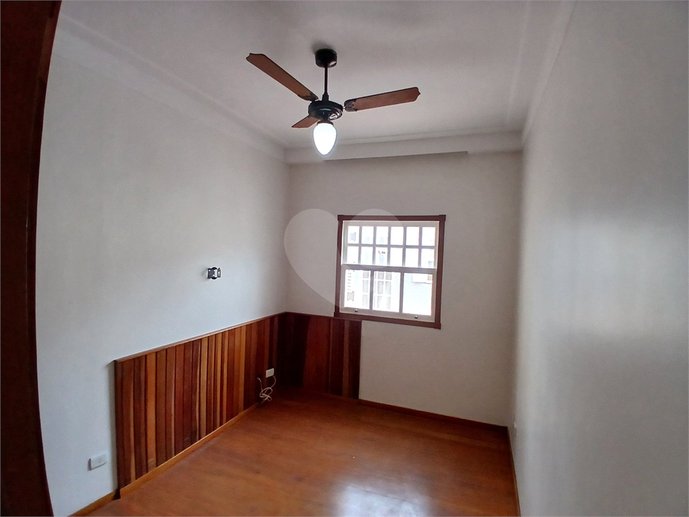 Casa à venda ou para alugar com 3 quartos, sendo 2 suítes, no condomínio Chácara das Rosas, São Paulo - SP