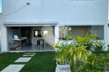 Casa à venda com 3 quartos, sendo 1 suíte, em Outerio da Glória, Porto Seguro, BA