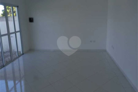 Casa à venda com 4 quartos, sendo 2 suítes,  no condomínio Jardim Imperador, Igaratá - SP