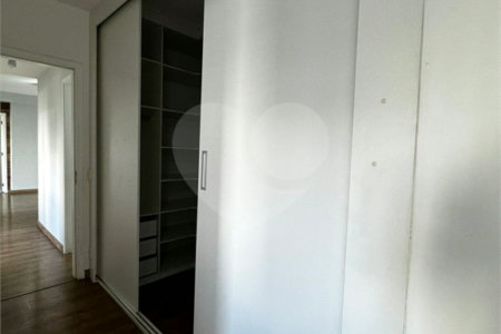 Apartamento para alugar com 3 quartos, sendo 1 suíte, em Parque Reboucas, São Paulo, SP