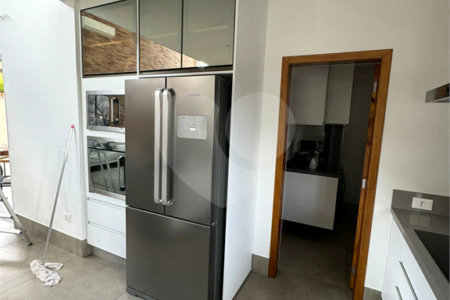 Casa à venda com 4 suítes no condomínio Itaporã, Atibaia - SP