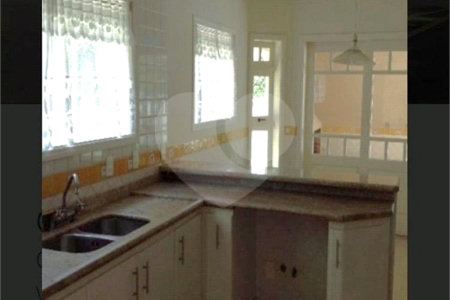 Casa à venda com 4 quartos, sendo 2 suítes, no condomínio Bosque de Grevilea, Vinhedo - SP
