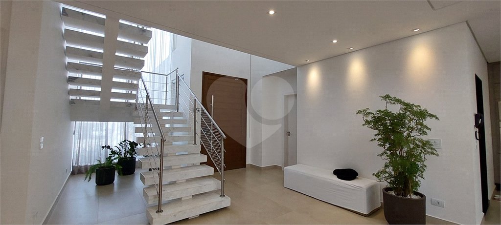 Casa à venda ou para alugar com 4 suítes no condomínio Figueira Garden, Atibaia - SP