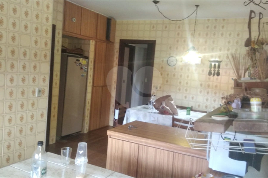 Casa à venda com 5 quartos, sendo 3 suítes, no condomínio Alpes da Cantareira, Mairiporã - SP