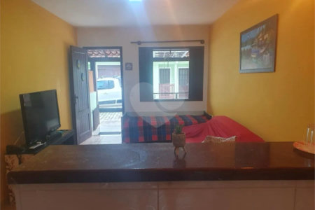 Casa à venda com 3 quartos, sendo 1 suíte, em Ogiva, Cabo Frio, RJ