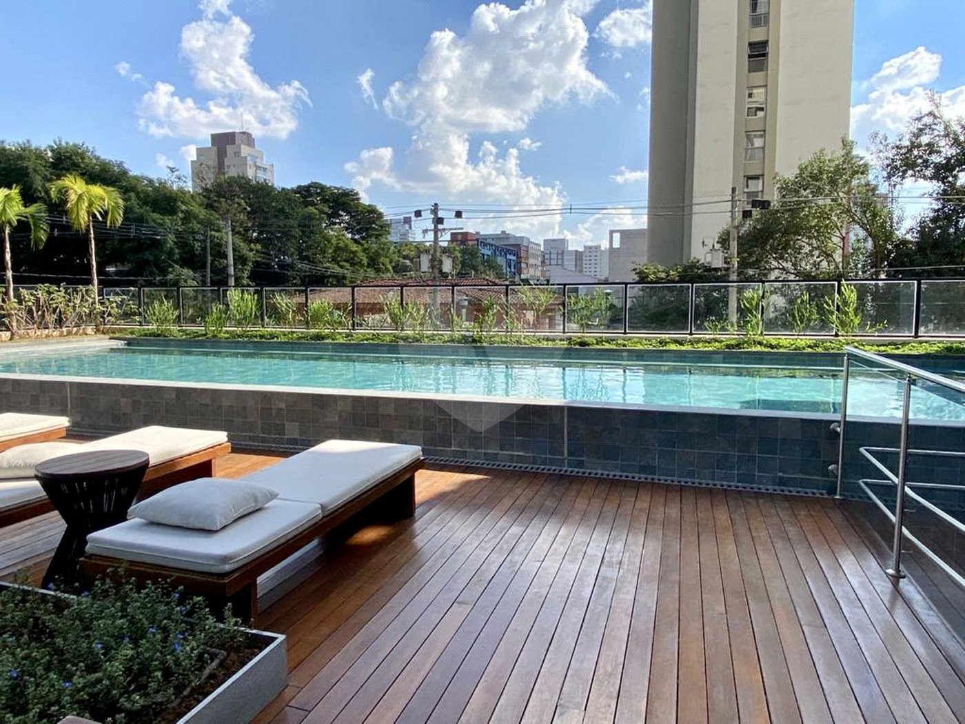 Apartamento para alugar com 3 quartos, sendo 2 suítes,  em Vila Olímpia, São Paulo, SP