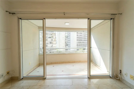Apartamento à venda em Moema
