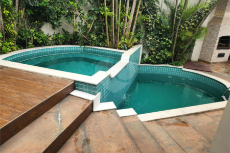 Casa à venda com 4 quartos, sendo 2 suítes,  em Vila Romana, São Paulo, SP