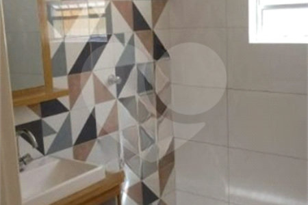 Casa com 400m², 2 dormitórios, 2 vagas de garagem, à venda na Vila Matilde.