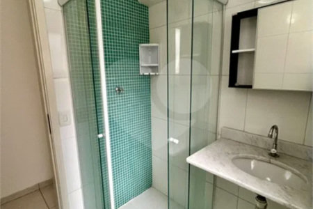 Apartamento Reformado com 1 dormitório, 1 vaga de garagem em Santa Cecília.