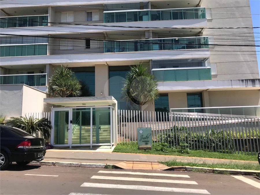 APARTAMENTO MOBILIADO EM FRENTE AO SHOPPING 02 DORMITÒRIOS
