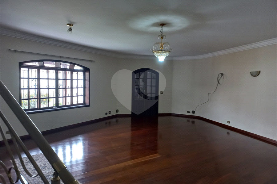Sobrado à venda ou para alugar com 4 quartos, sendo 1 suíte,  em Barro Branco (zona Norte), São Paulo, SP