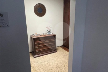 Casa à venda com 5 quartos, sendo 4 suítes, em Parque Maria Helena, São Paulo, SP