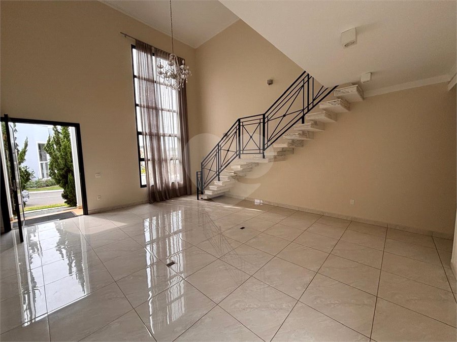 Casa à venda com 3 suítes no condomínio Residencial Maria Dulce, Indaiatuba - SP