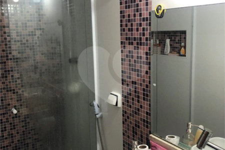 Casa à venda com 3 quartos, sendo 1 suíte, no condomínio Residencial Sabará, São Paulo - SP