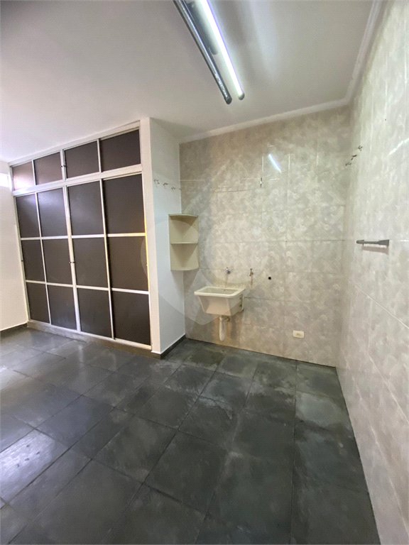 Sobrado à venda com 3 quartos, sendo 1 suíte, em Vila dos Remédios, São Paulo, SP