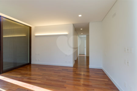 Casa à venda com 5 suítes no condomínio Chácara Flora, São Paulo - SP