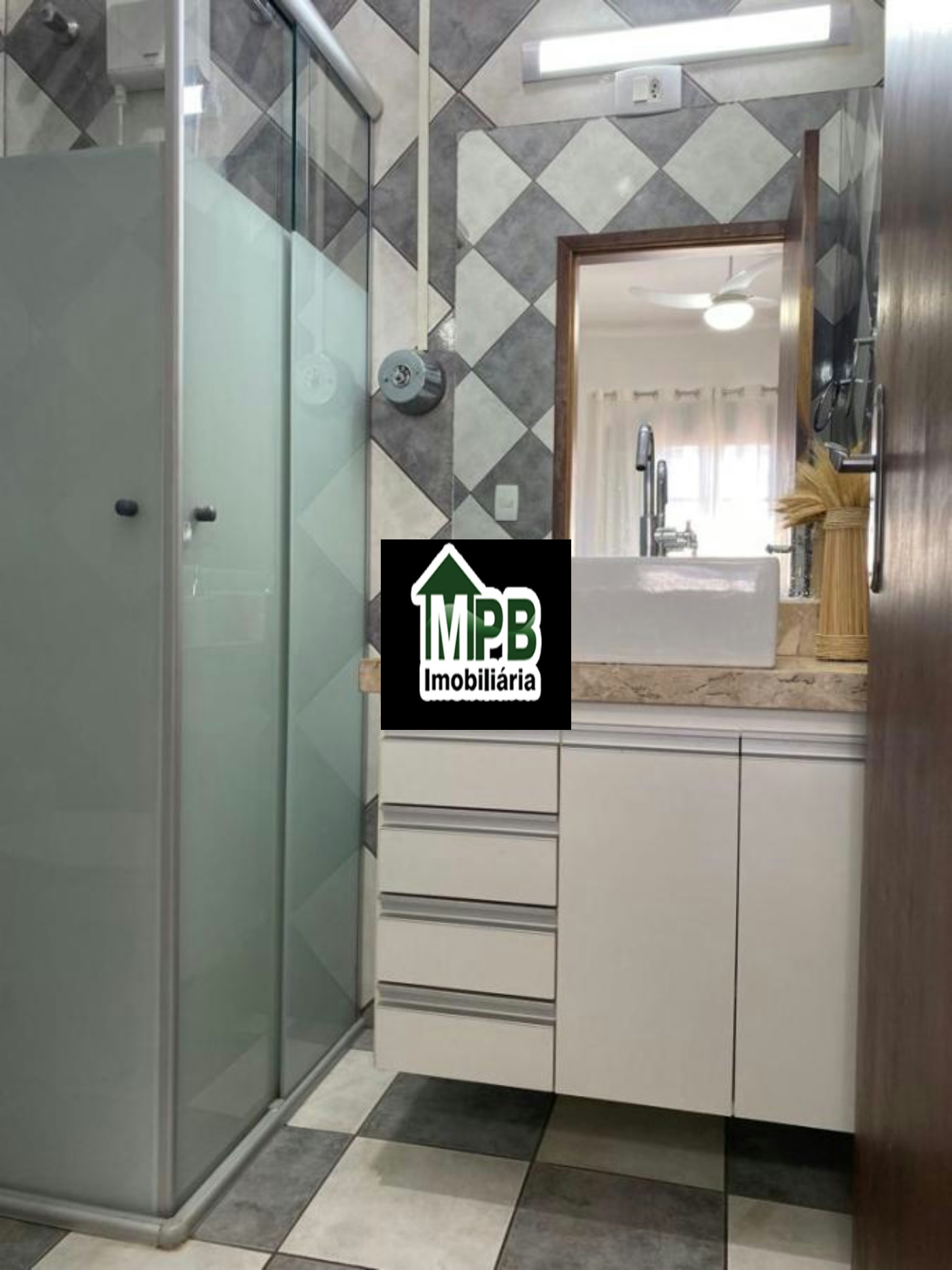Sobrado à venda com 3 quartos, sendo 1 suíte, em Vila Carvalho, Sorocaba, SP