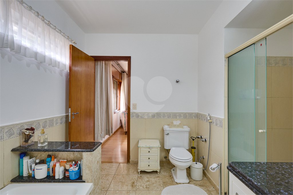 Sobrado à venda com 4 quartos, sendo 1 suíte, em Granja Julieta, São Paulo, SP