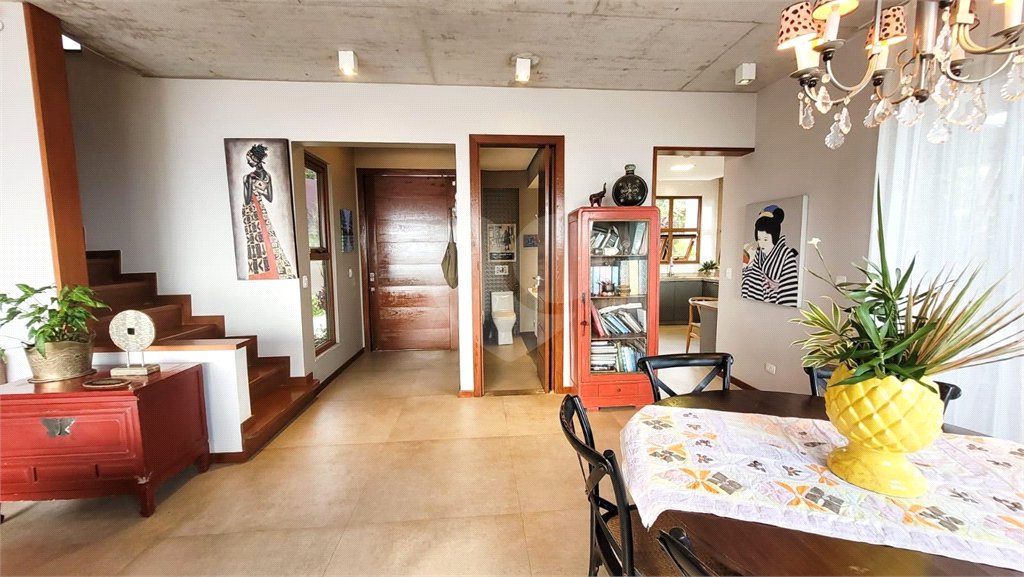 Casa à venda com 5 quartos, sendo 4 suítes,  em Albatroz, Armação dos Búzios, RJ