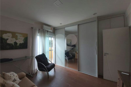Casa à venda com 4 suítes no condomínio Aldeia da Serrinha, Sorocaba - SP