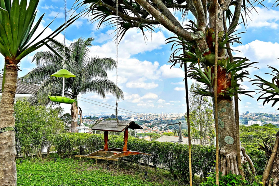 Casa à venda com 4 suítes no condomínio Residencial Jd. Ibiratiba, São Paulo - SP