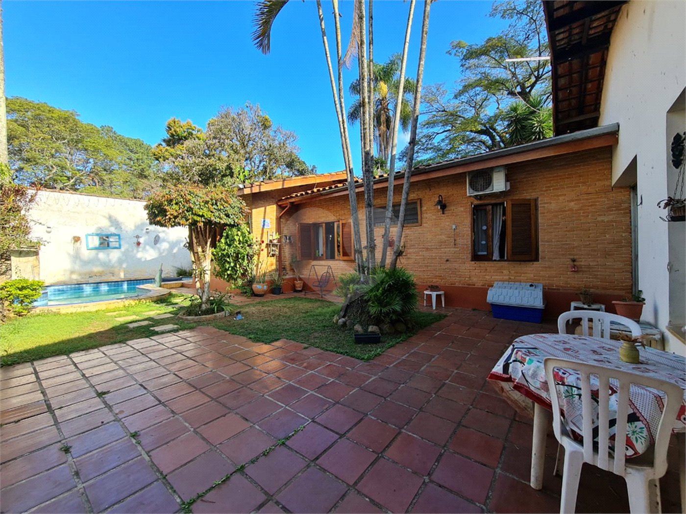 Casa à venda com 3 quartos, sendo 1 suíte, em Interlagos, São Paulo, SP