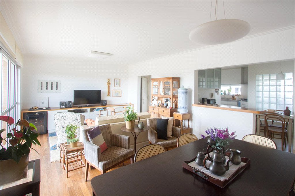Apartamento à venda com 2 quartos, sendo 1 suíte, em Parque Colonial, São Paulo, SP