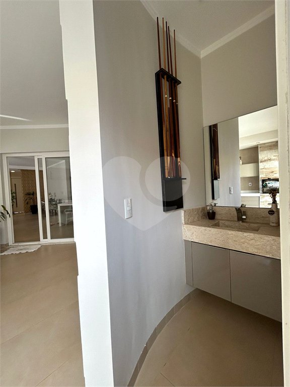 Casa à venda com 3 quartos, sendo 1 suíte, no condomínio Jardim das Acácias, Araraquara - SP