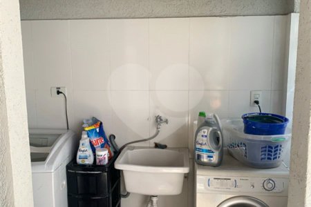 Sobrado à venda com 3 quartos, sendo 1 suíte, em Residencial Novo Horizonte I, Mogi das Cruzes, SP
