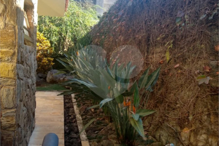 Casa à venda com 4 quartos, sendo 2 suítes, no condomínio Osato, Atibaia - SP