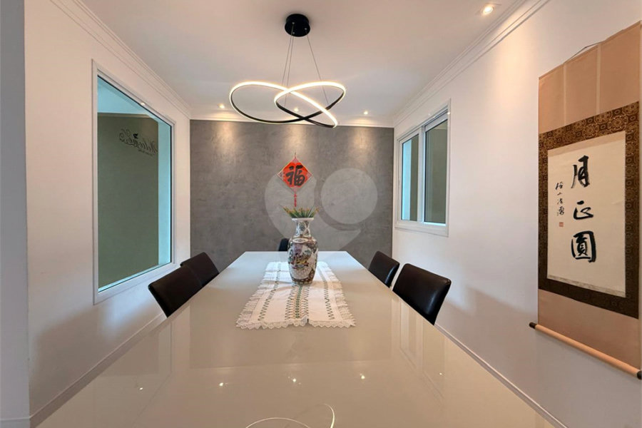 Casa à venda com 4 quartos, sendo 2 suítes, no condomínio Florada da Serra, São Paulo - SP