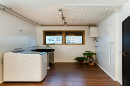 Apartamento à venda com 3 quartos, sendo 2 suítes,  em Campo Belo, São Paulo, SP