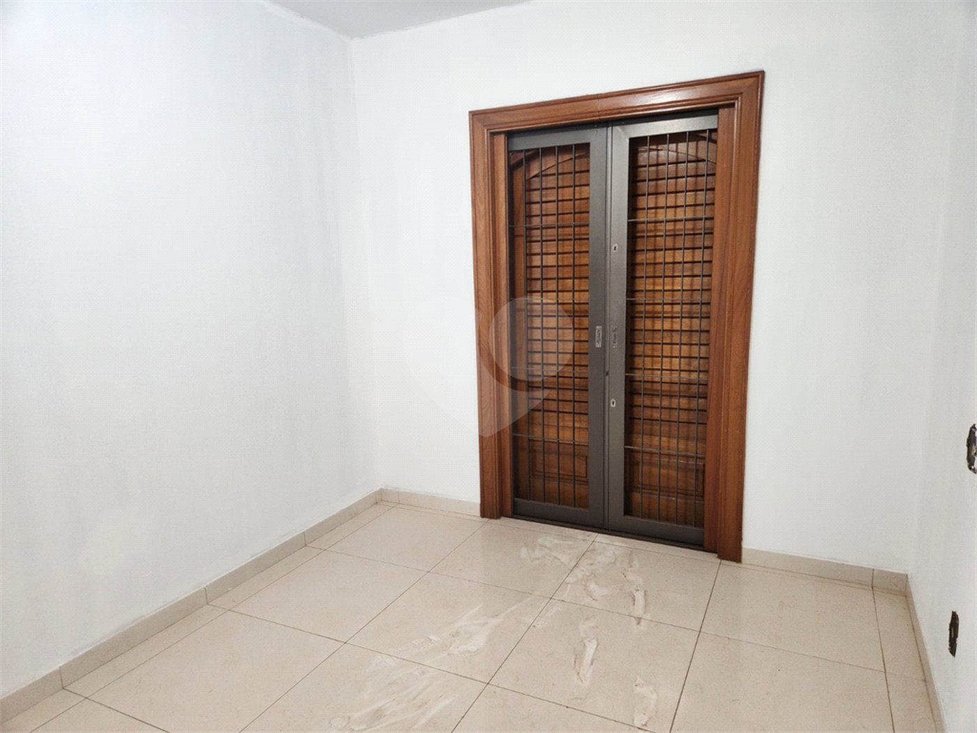 Sobrado à venda ou para alugar com 4 quartos, sendo 2 suítes, no Centro, Araraquara, SP