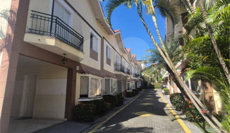Casa à venda com 3 quartos, sendo 1 suíte,  no condomínio Mariana, São Paulo - SP