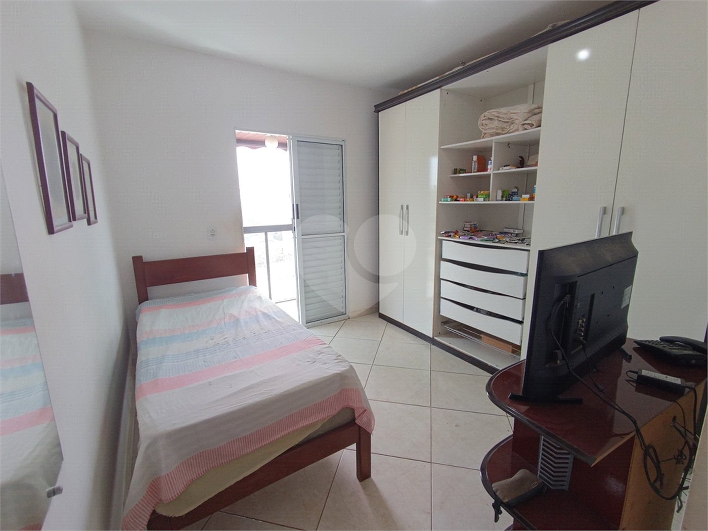 Casa à venda com 2 quartos, sendo 1 suíte, em Reneville, Mairinque, SP