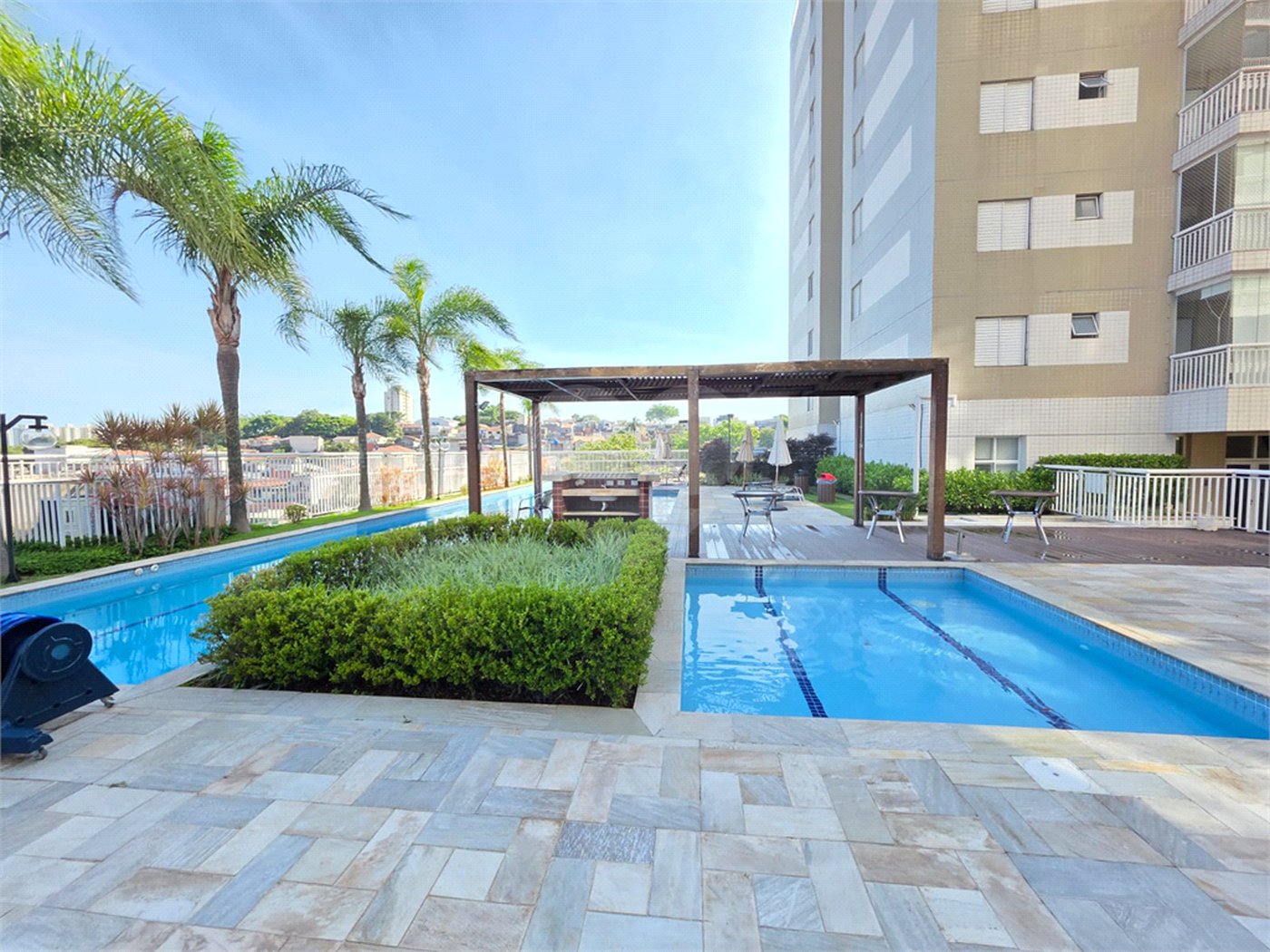 Apartamento à venda com 4 quartos, sendo 1 suíte, em Vila Polopoli, São Paulo, SP