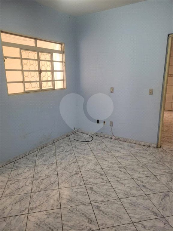 Sobrado para venda com 6 suítes.