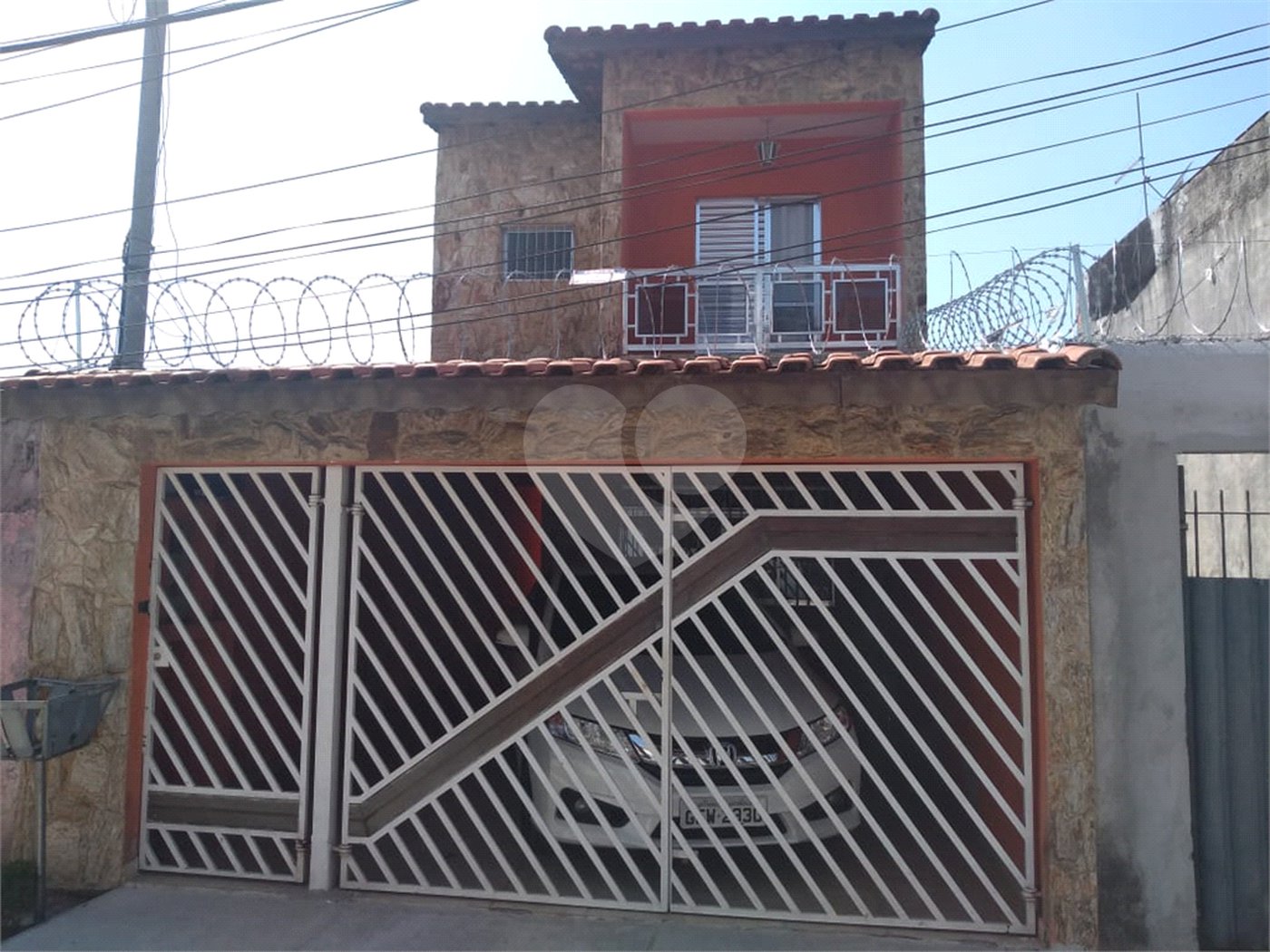 Sobrado à venda com 3 quartos, sendo 1 suíte, em Vila Santa Margarida, Ferraz de Vasconcelos, SP